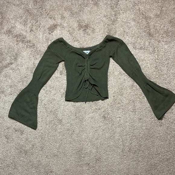 Seek the label sweater with bell sleeves, dark green in size small - Picture 3 of 9